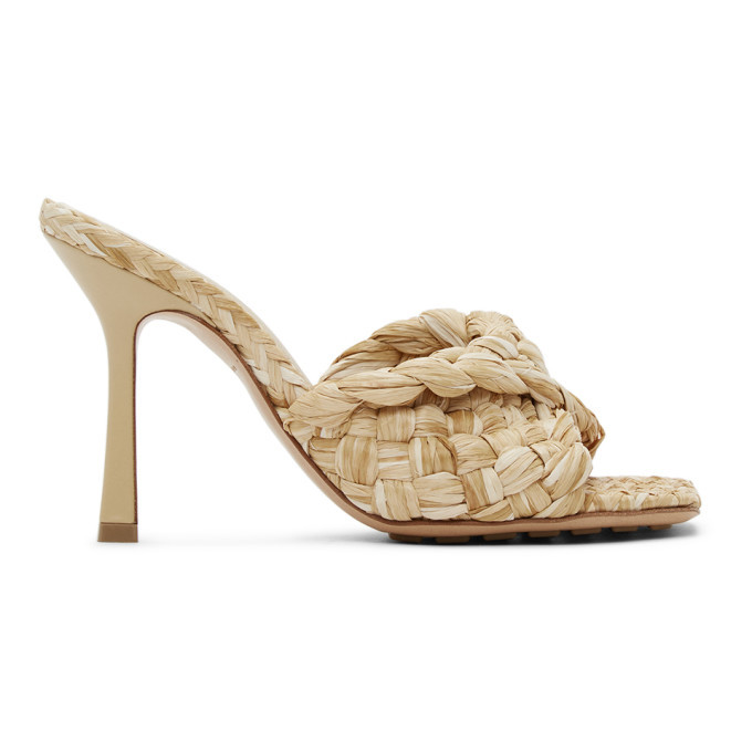 【関税込み】Bottega Veneta ベージュ Stretch ミュール Bottega Veneta Beige Raffia Stretch Heeled Mules Bottega Veneta