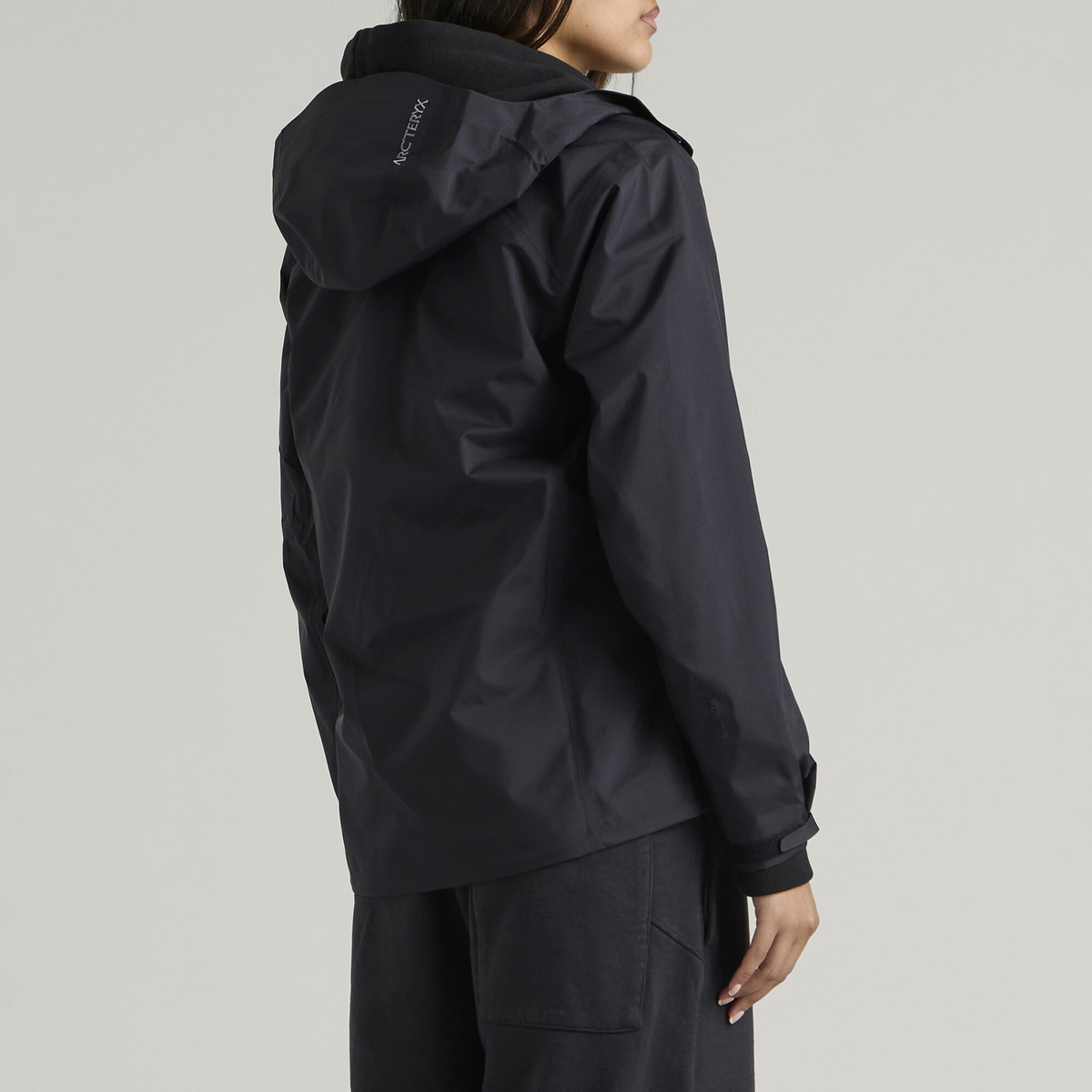 Arc'teryx Women's Arcteryx Beta Jacket in Black