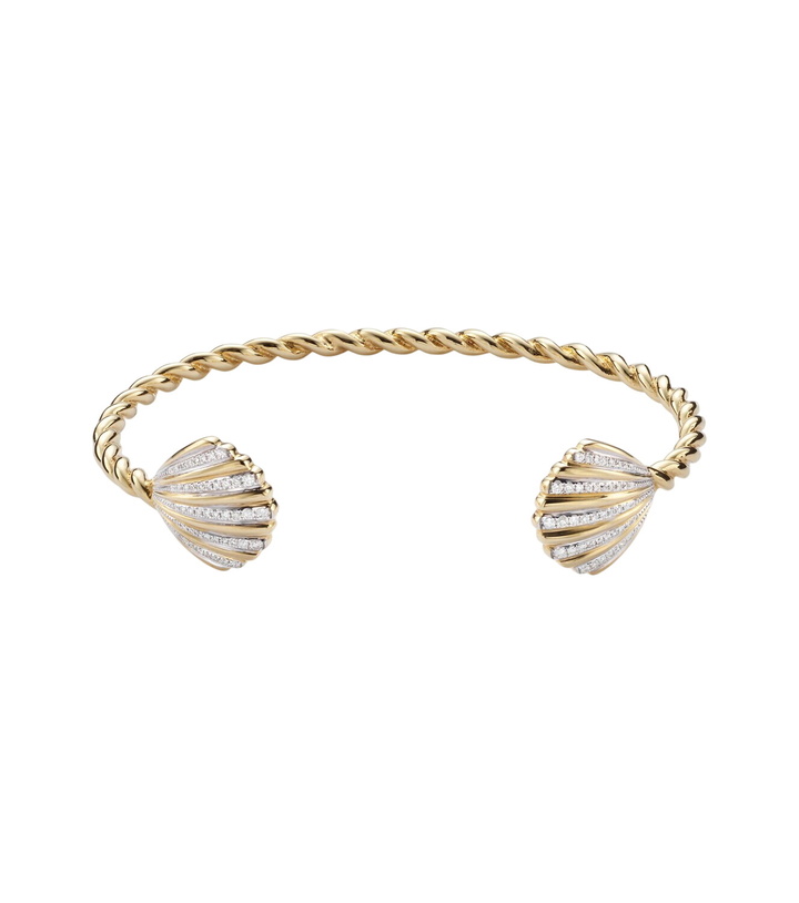 Photo: Yvonne Léon Jonc Coquillage 18kt gold bracelet with diamonds