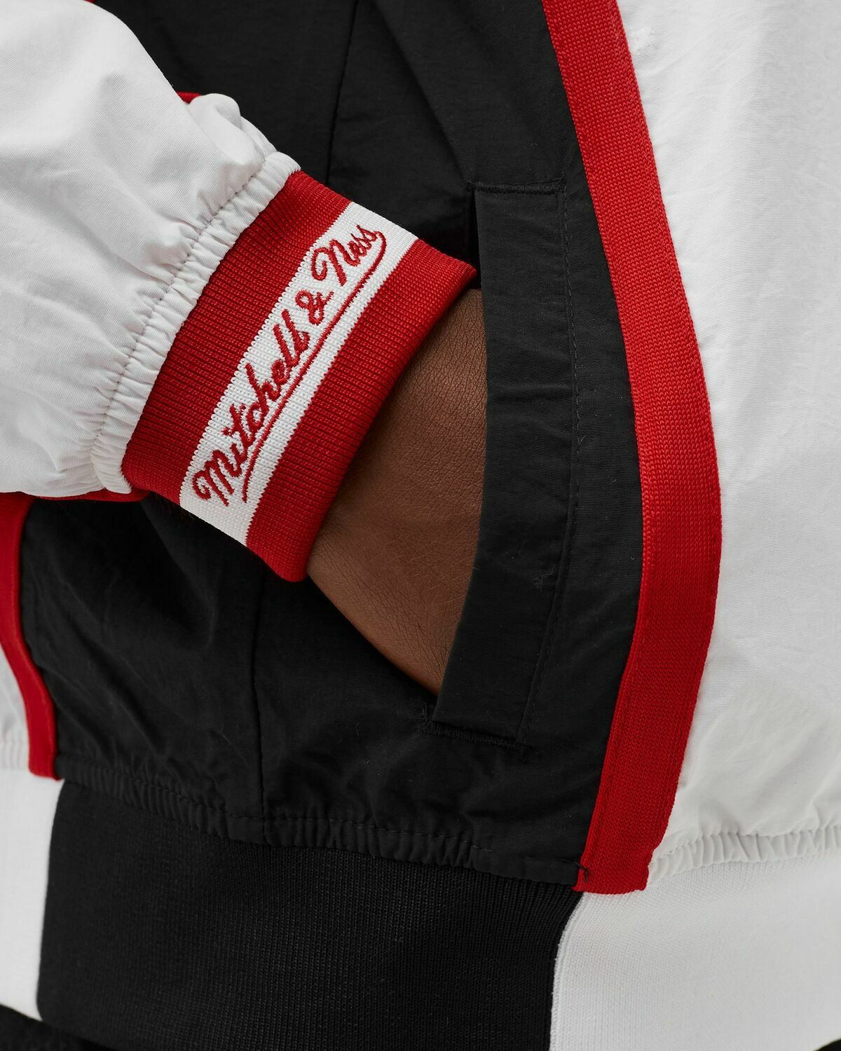 Mitchell & Ness NBA AUTHENTIC WARM UP FINALS JACKET CHICAGO BULLS 1997-98 White Mens College Jackets/Team Jacket