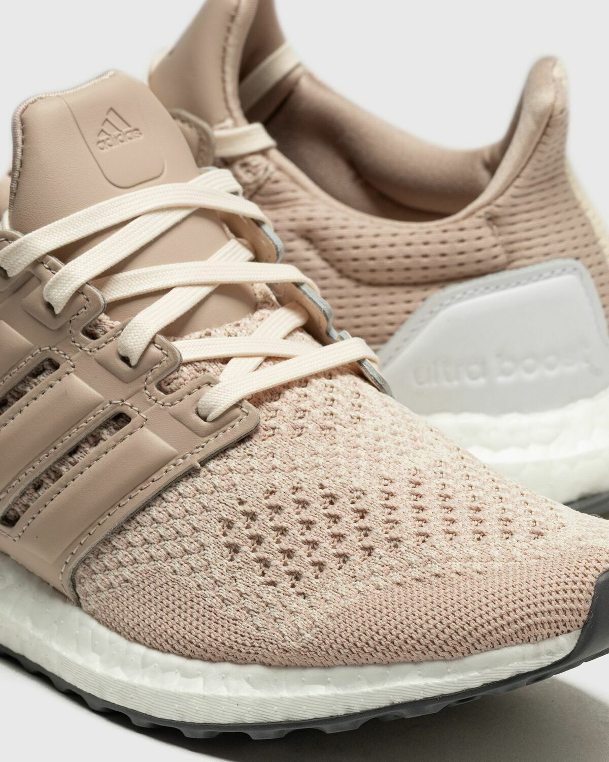 Ultra boost 2025 tan womens