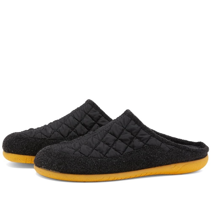 Photo: Guru's Roomshoes Men's Gurus Roomshoes Quilted Houseshoe in Black/Lime
