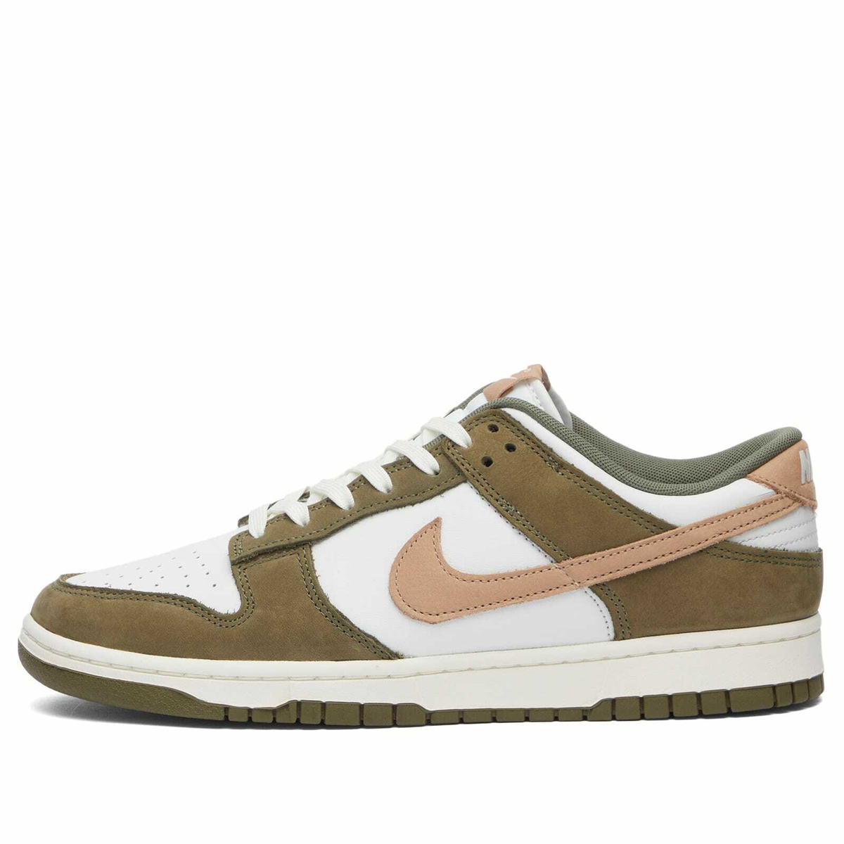 【本物保証 /関税・送料無料】Nike Dunk Low Retro PRM Nike Dunk Low Retro PRM Sneaker in Hemp/White/Sail Nike