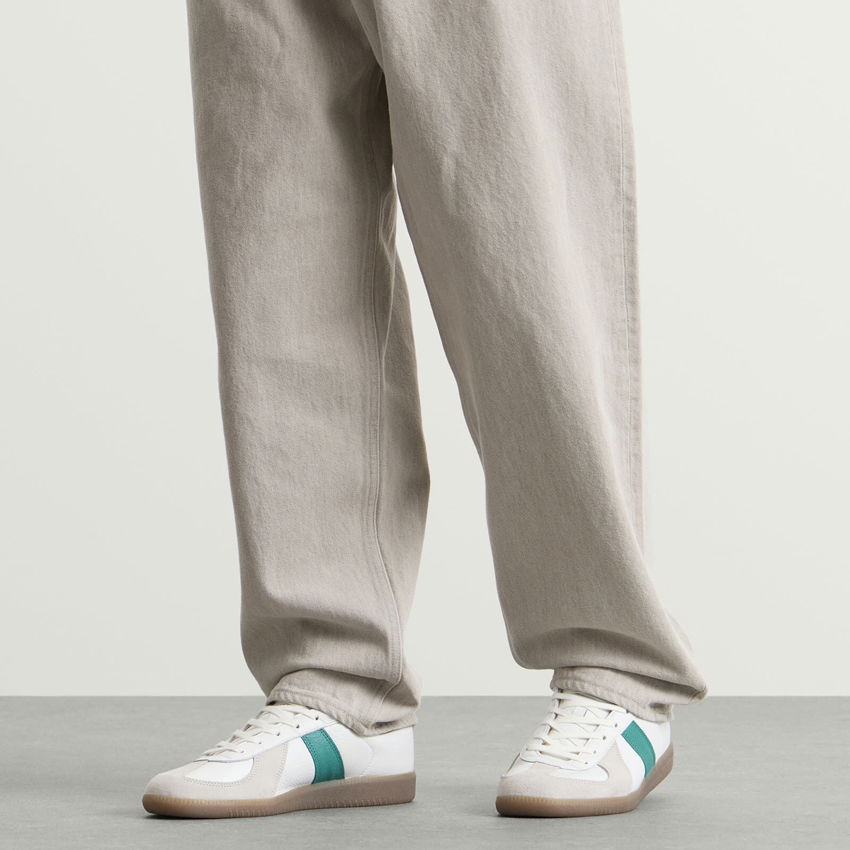 Adidas BW Army Sneaker in White/Green/Gum