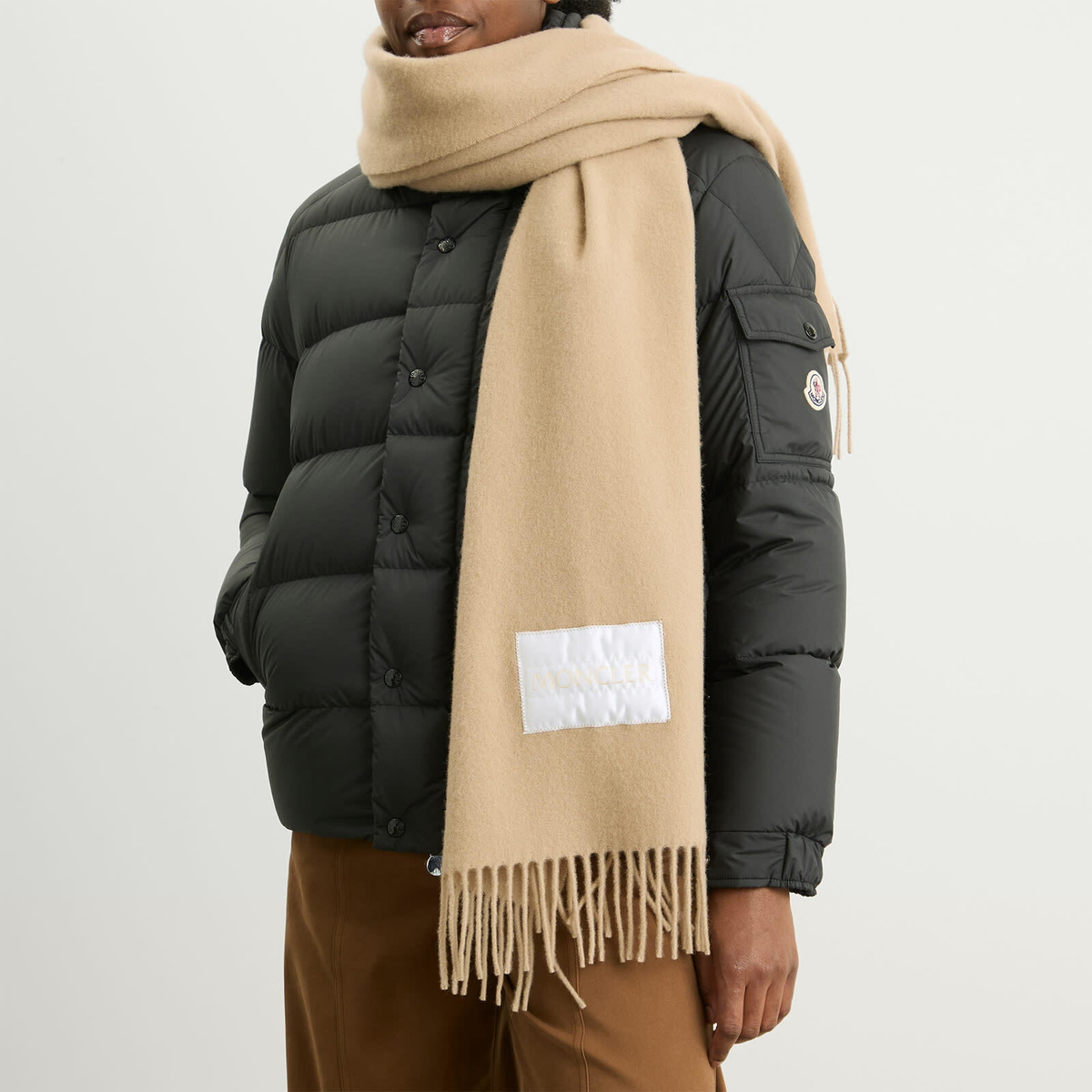 Moncler Women's Wool Scarf in Beige 