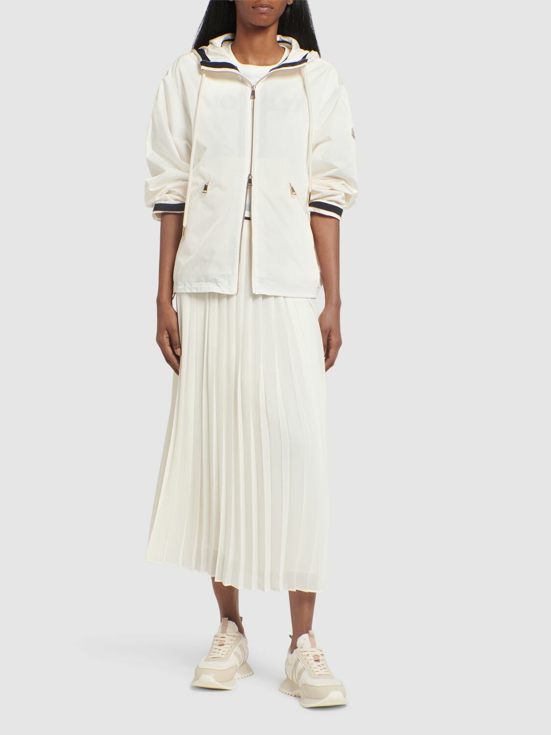 【MONCLER】CASSIOPEA ☆ WHITE ロゴ フード付 ジャケット MONCLER - Cassiopea Tech Hooded Jacket Moncler