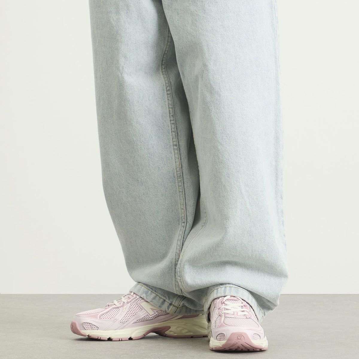 New Balance 740 Sneaker in Pink Granite