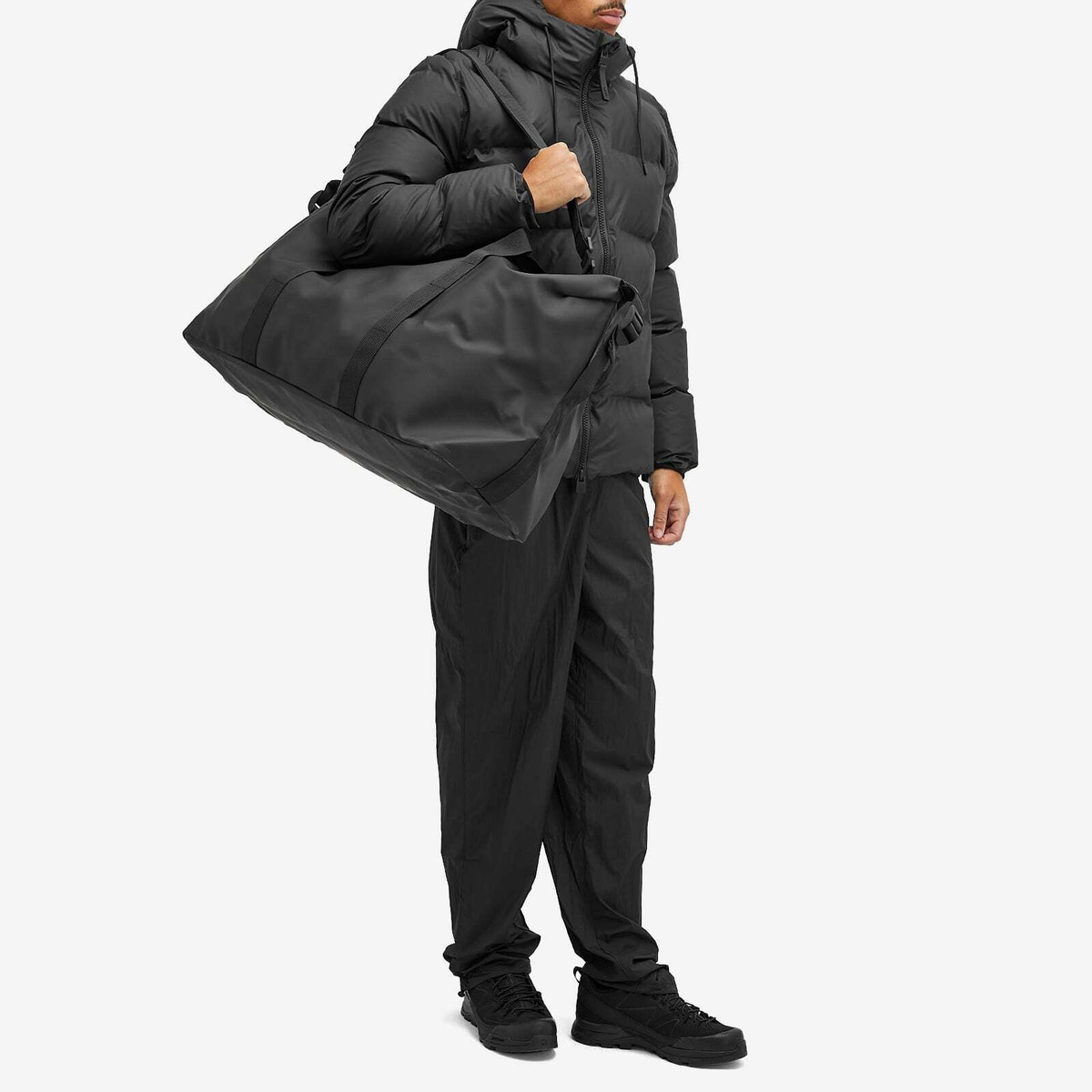 Rains Men's Hilo Weekend Bag in Black 