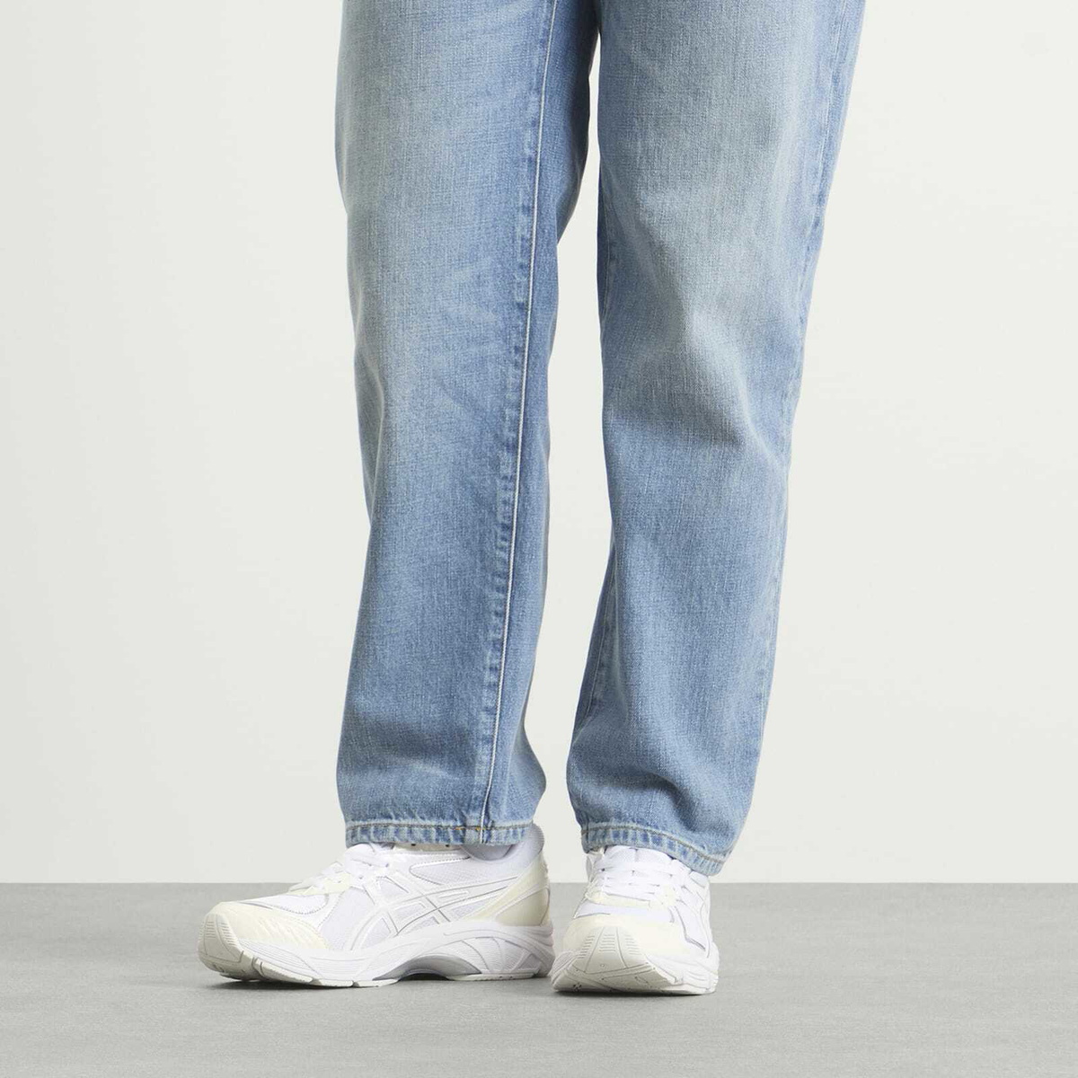 Asics Gt-2160 Sneakers in White/Cream