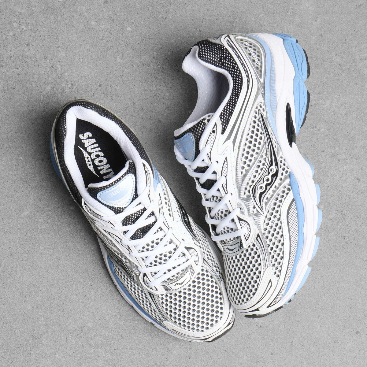 Saucony Men's Progrid Omni 9 OG Sneaker in Blissful/White