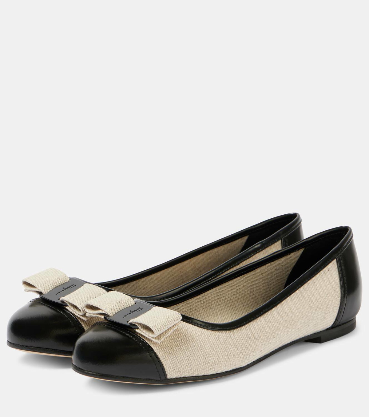 週末値下げ　美品Salvatore Ferragamo ヴァリナvarina ヴァリナ - ウィメンズ | Ferragamo