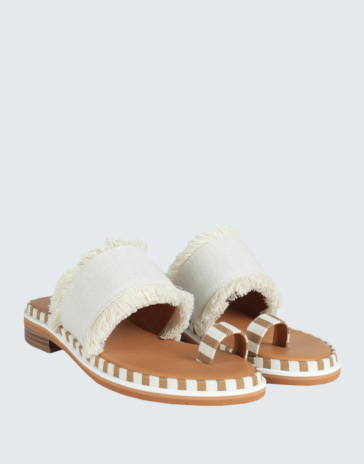 See By Chloé Womens Thong sandal in Off white