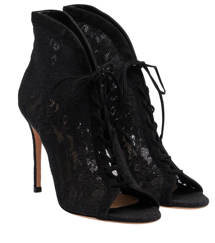 Photo: Gianvito Rossi Suede-trimmed lace pumps