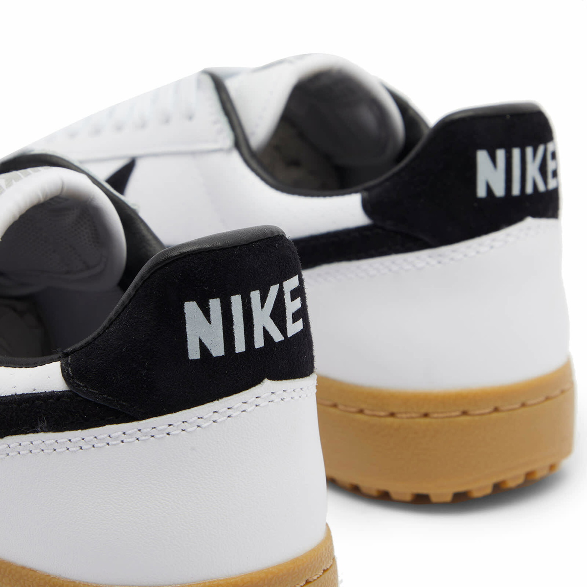 Nike Field General 82 Sp Sneaker in White/Black/Light Brown Nike