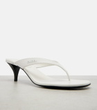 Gucci Vittoria leather thong sandals