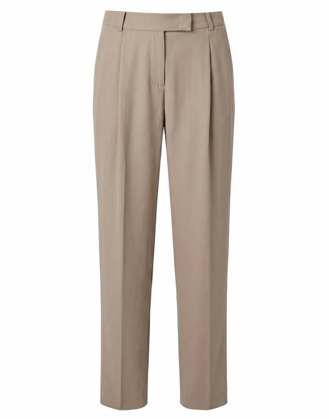 Photo: Giorgio Armani Womens Pants in Beige