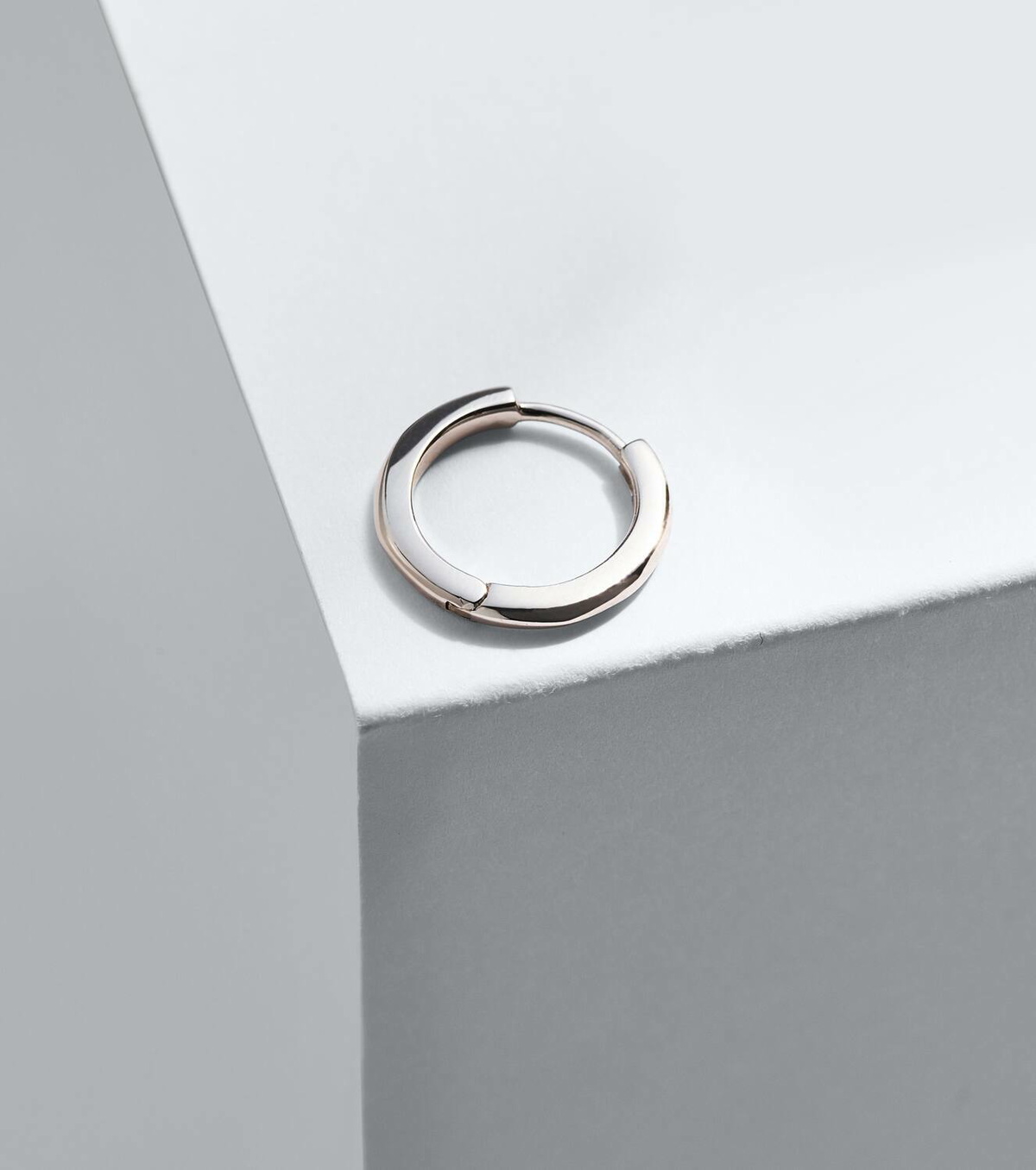 Mateo 14kt white gold single hoop earring