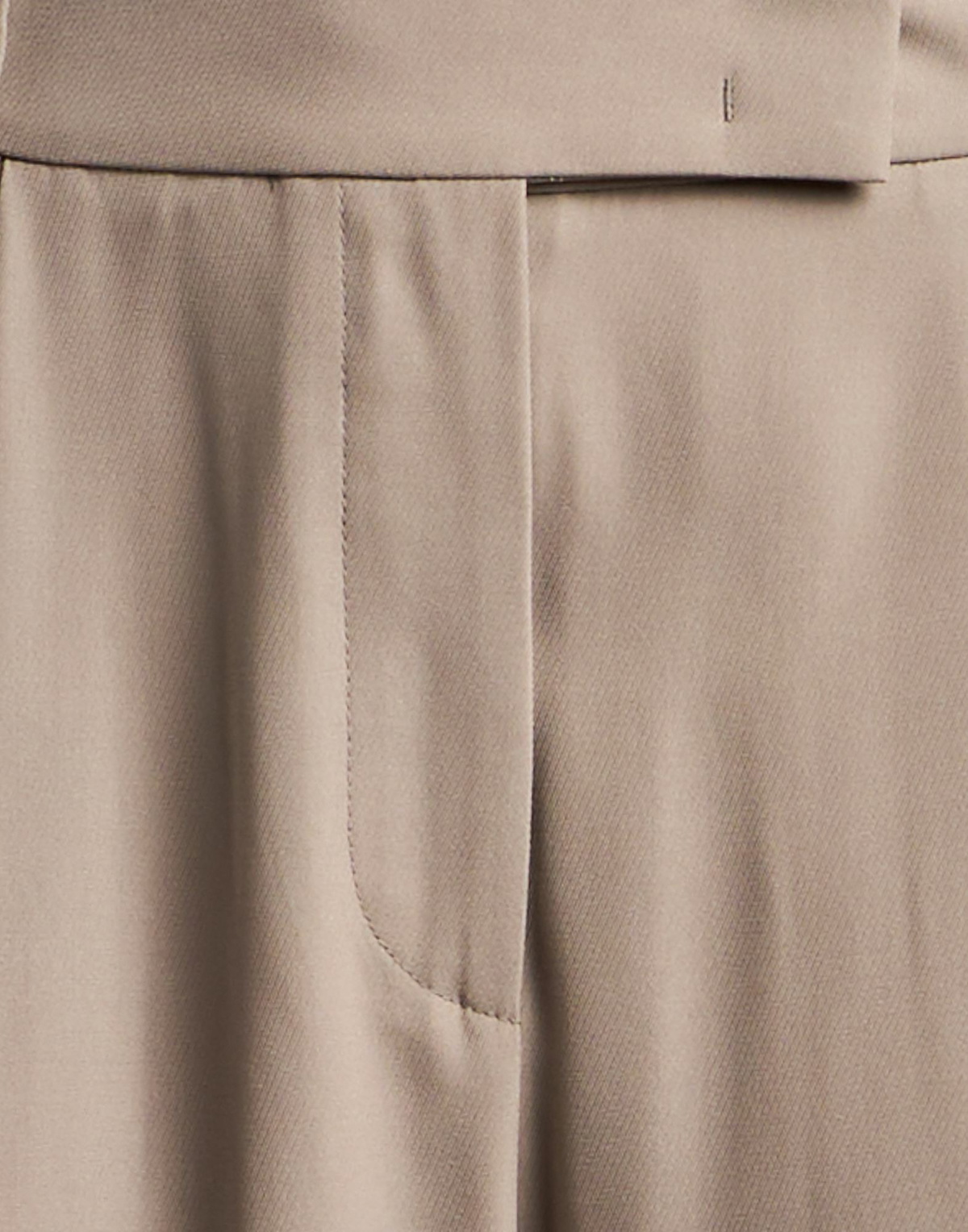 Giorgio Armani Womens Pants in Beige
