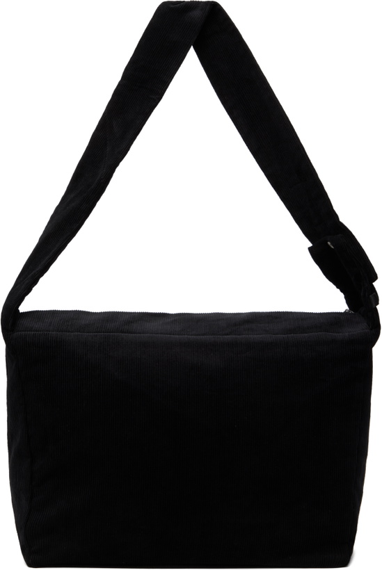 Photo: Omar Afridi Black Oscar Bag