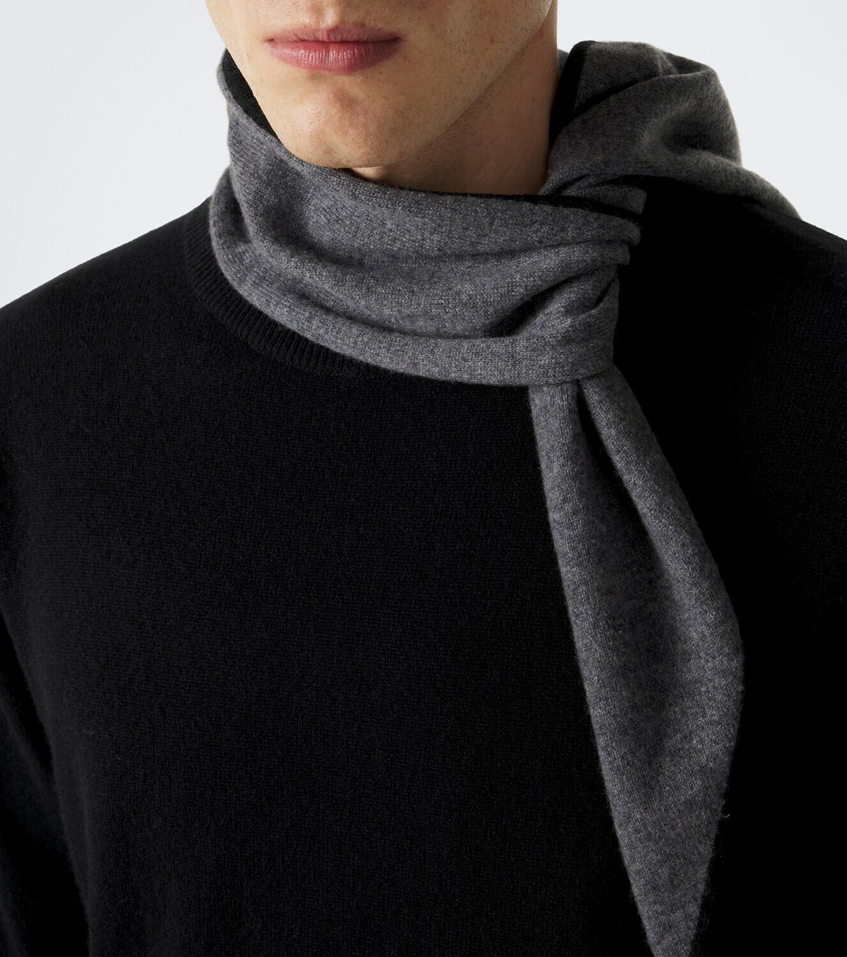 Lisa Yang Chelsea cashmere scarf