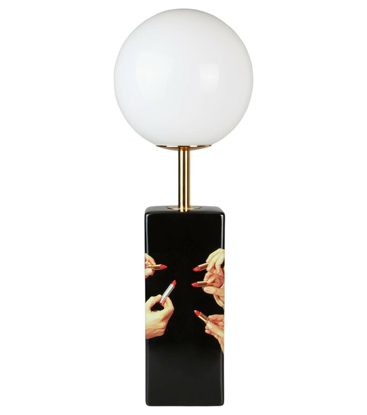 Photo: Seletti x Toiletpaper Lipstick table lamp, US plug