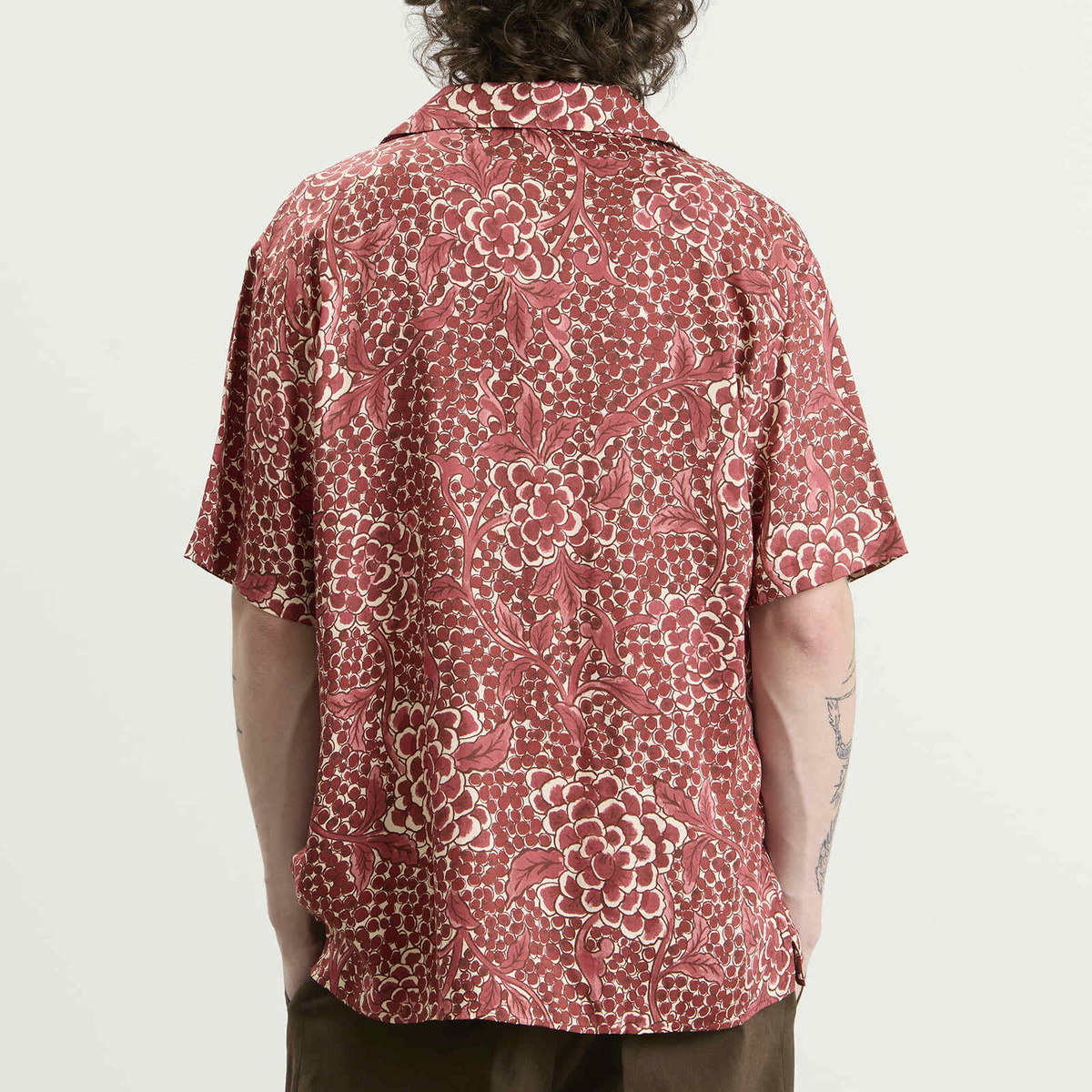Drôle de Monsieur Men's Viscose Grapes Shirt in Red