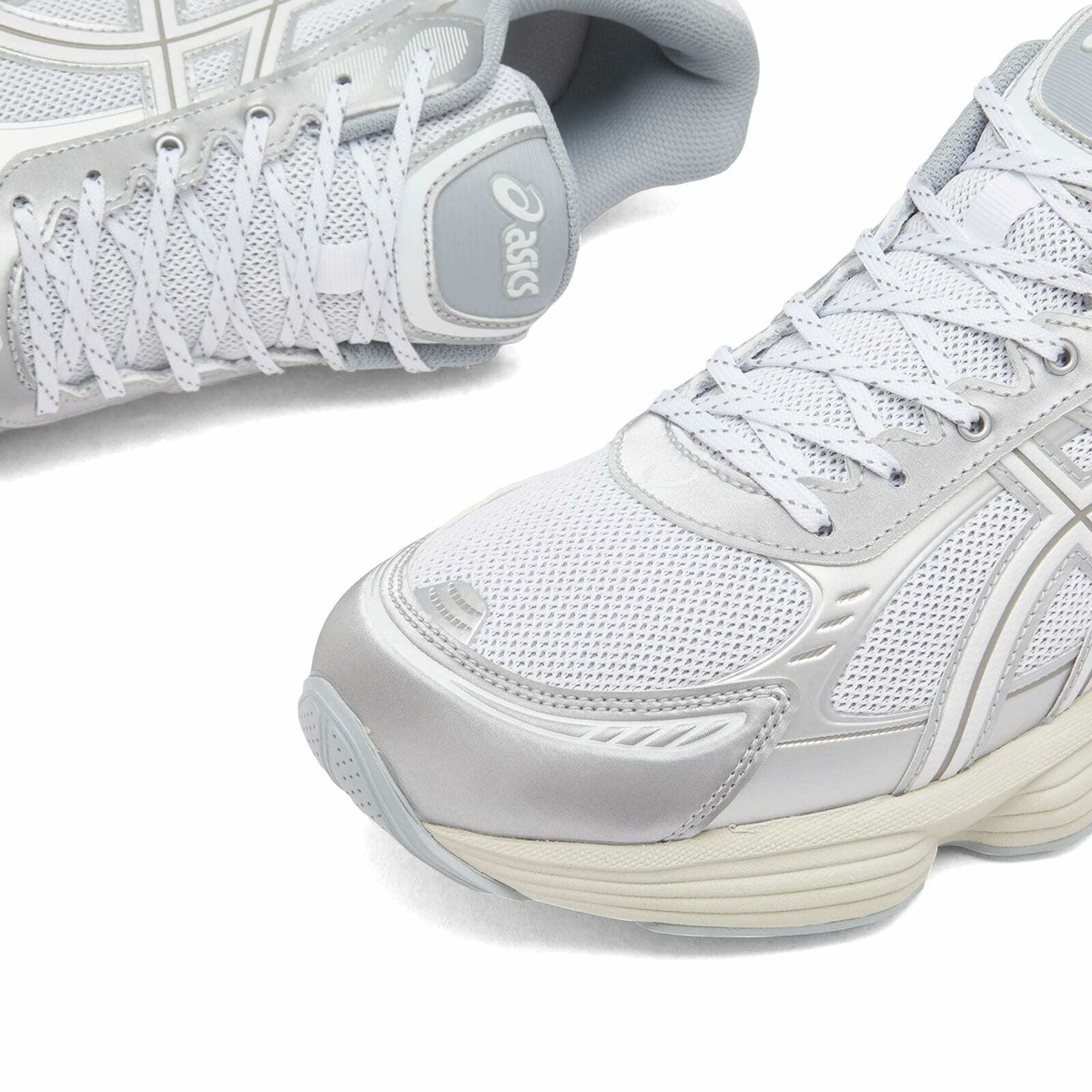Asics Gel-Kinetic Fluent in White/White