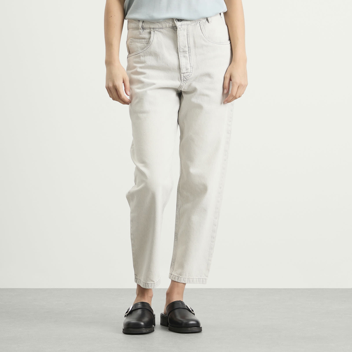 Studio Nicholson Women's Jura Carrot Leg Jean in Pumice