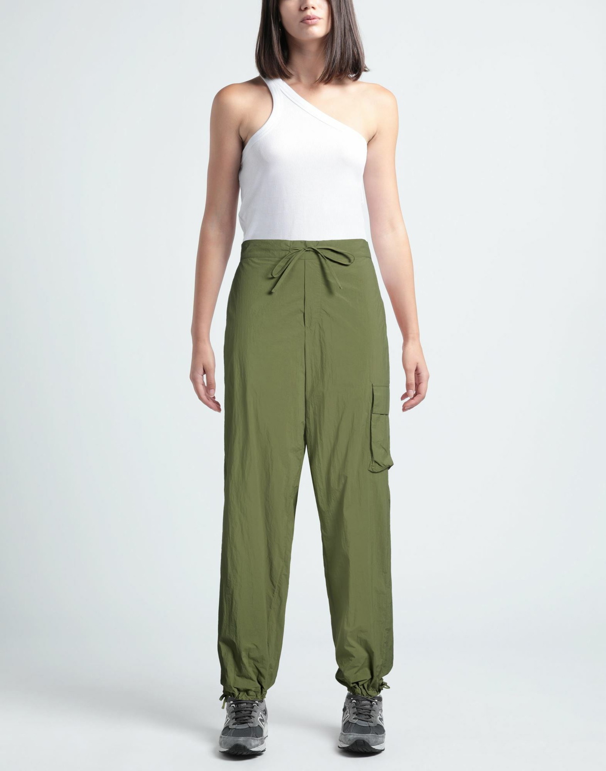 Donni. Womens Pants Military in Green
