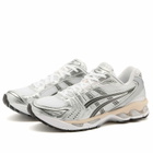 Asics GEL-Kayano 14 Sneaker in White/Graphite Grey
