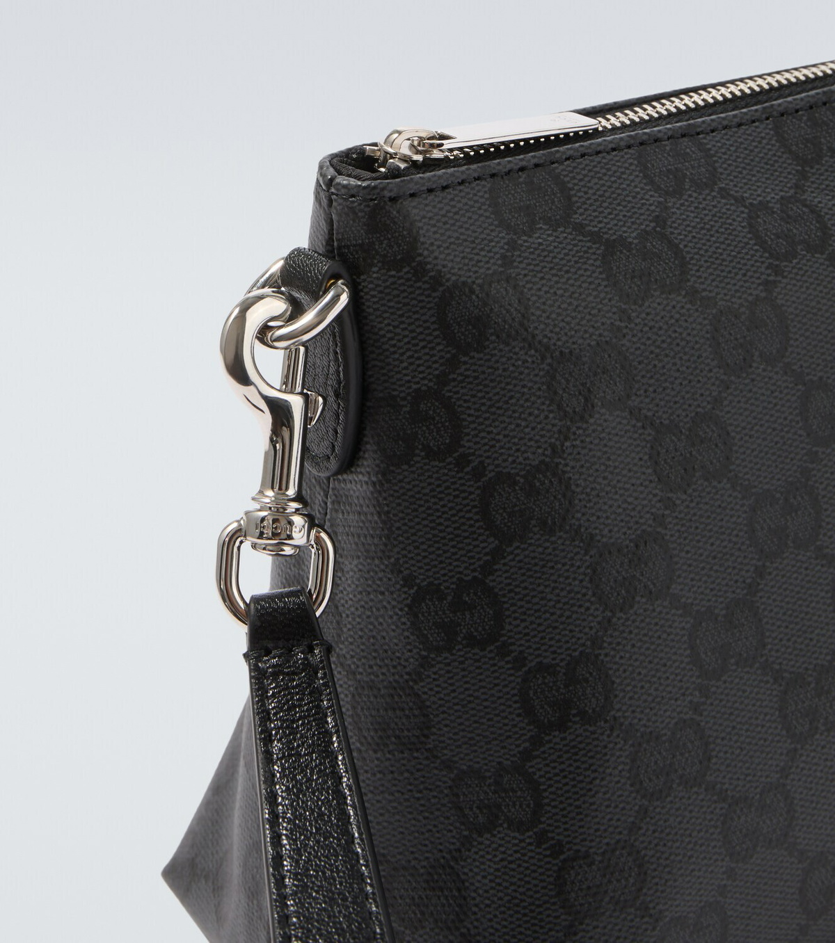 Gucci Gucci Essence Classic Small GG canvas pouch