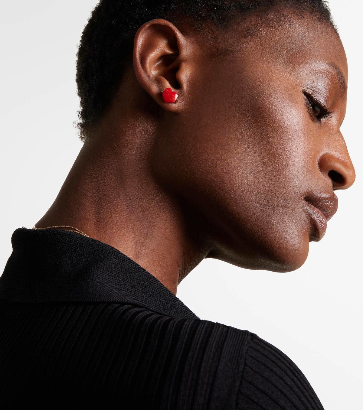 Aliita Corazón Mini 9kt and 18kt gold earrings with coral