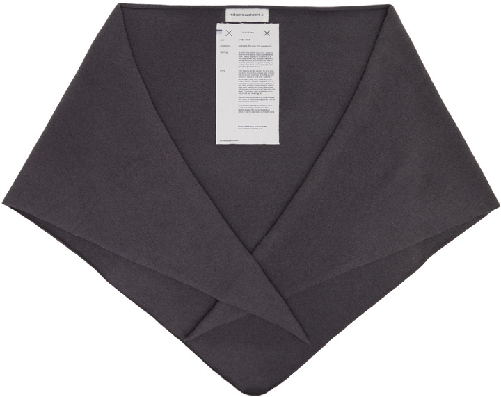 Photo: extreme cashmere Gray n°150 Witch Scarf