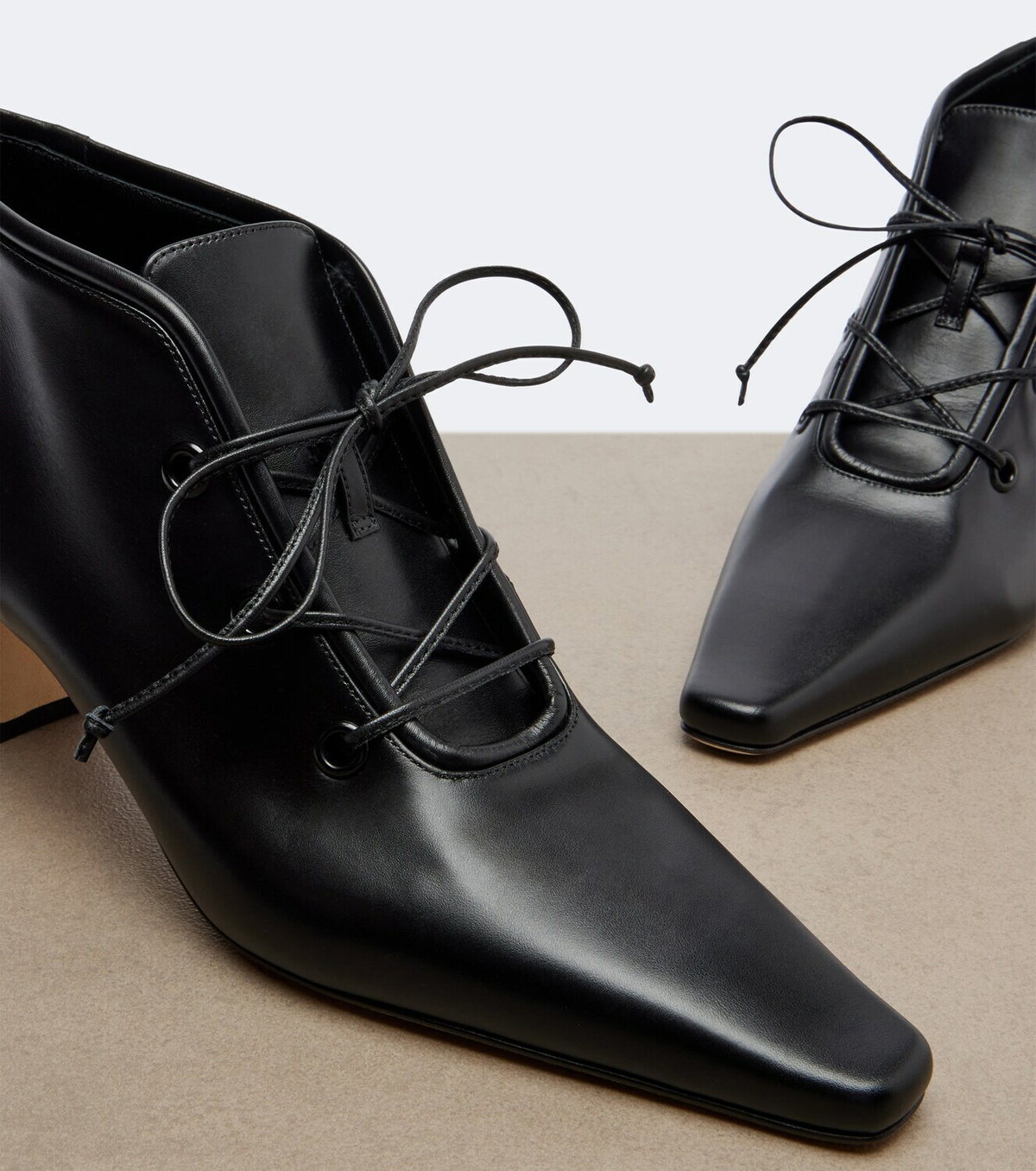 Manolo Blahnik Fuxa leather lace-up boots