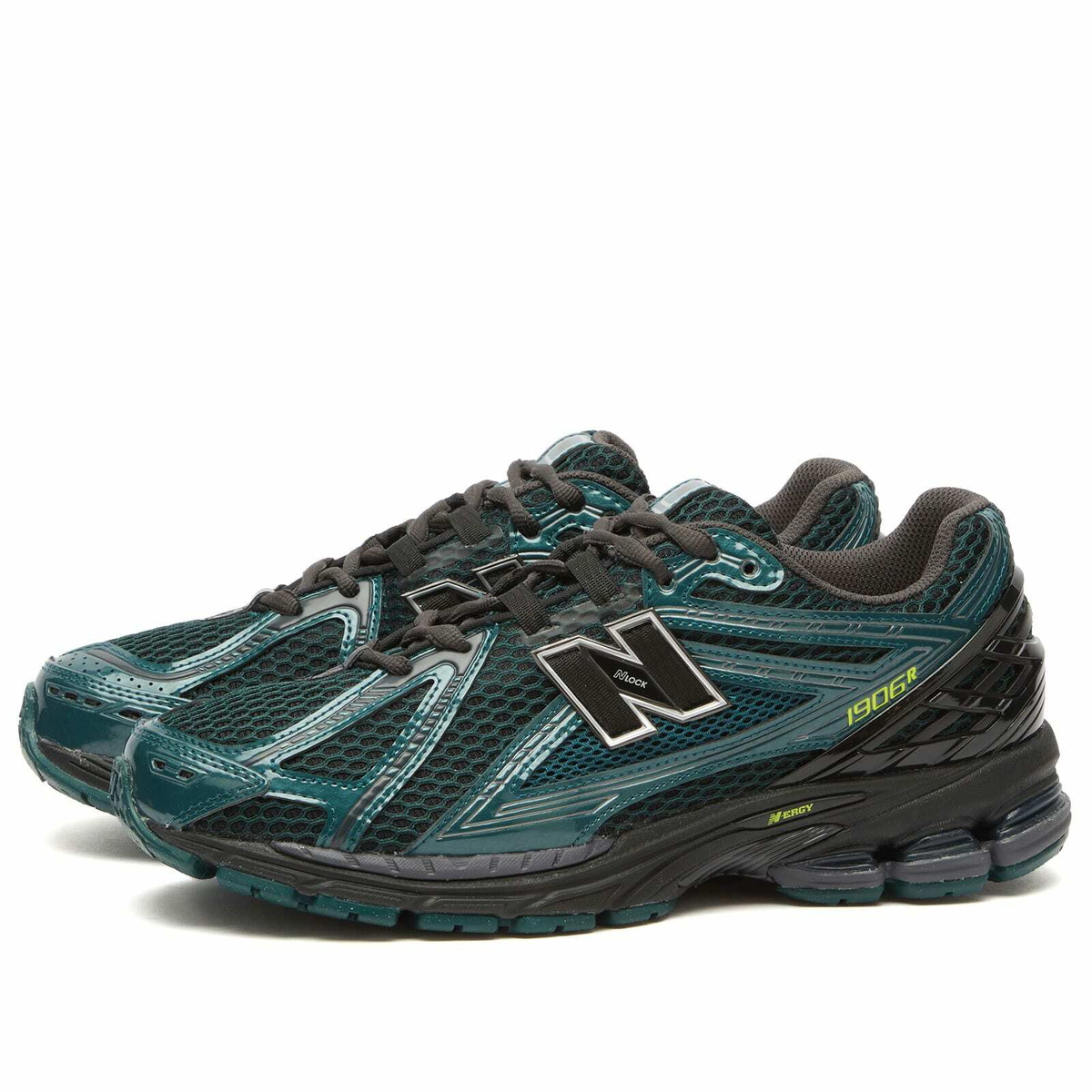 New Balance 1906 Sneaker in Medusa Green/Black