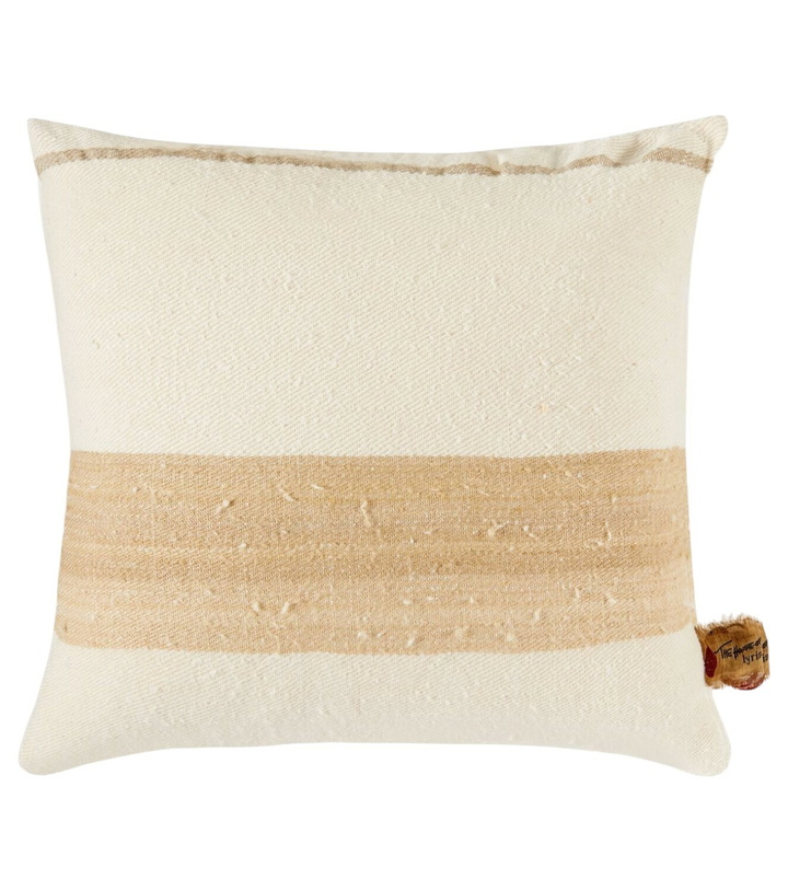 Photo: The House of Lyria Chlore silk and linen-blend cushion
