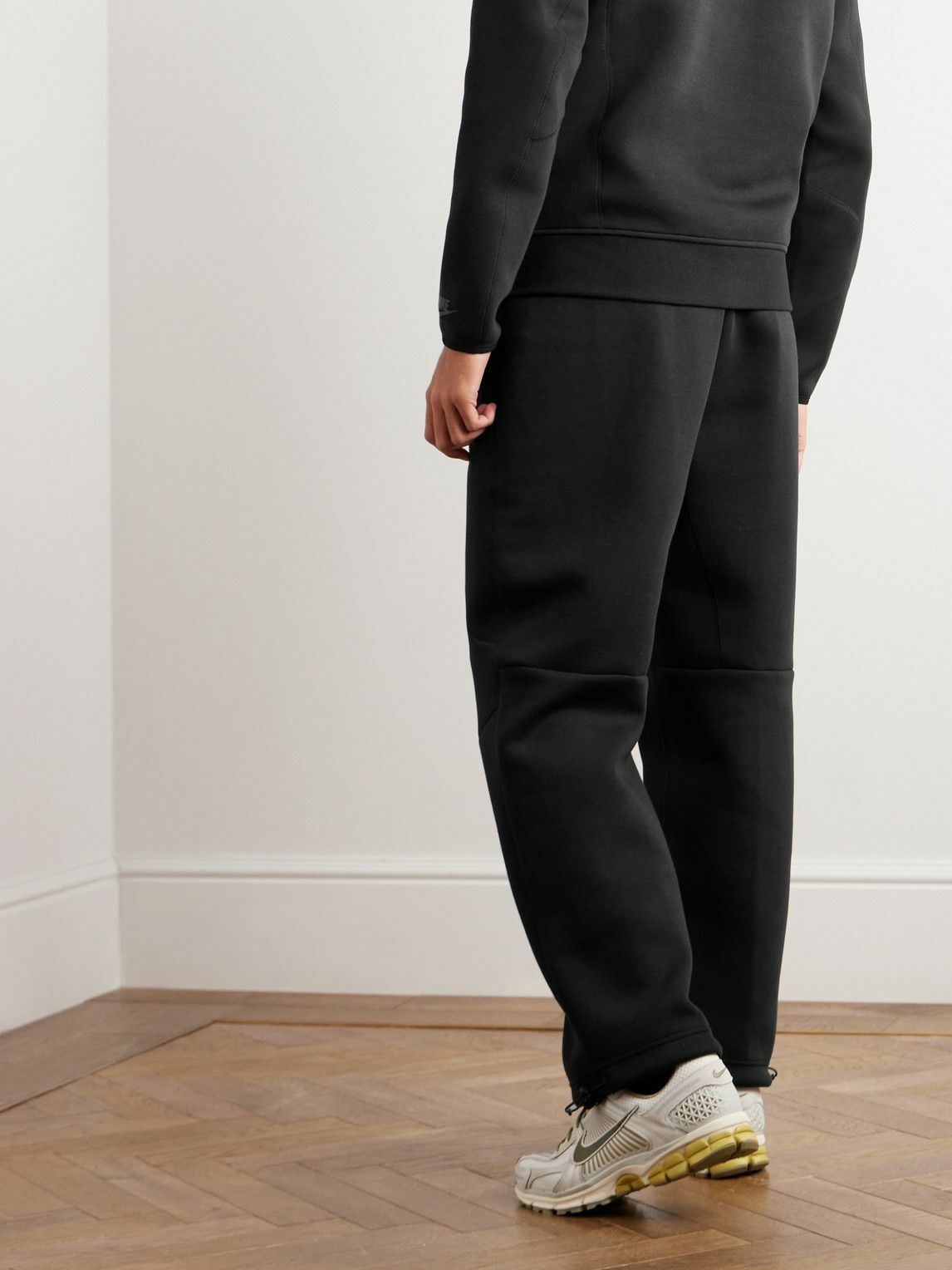 Nike - Straight-Leg Logo-Print Cotton-Blend Tech Fleece Sweatpants - Black  Nike