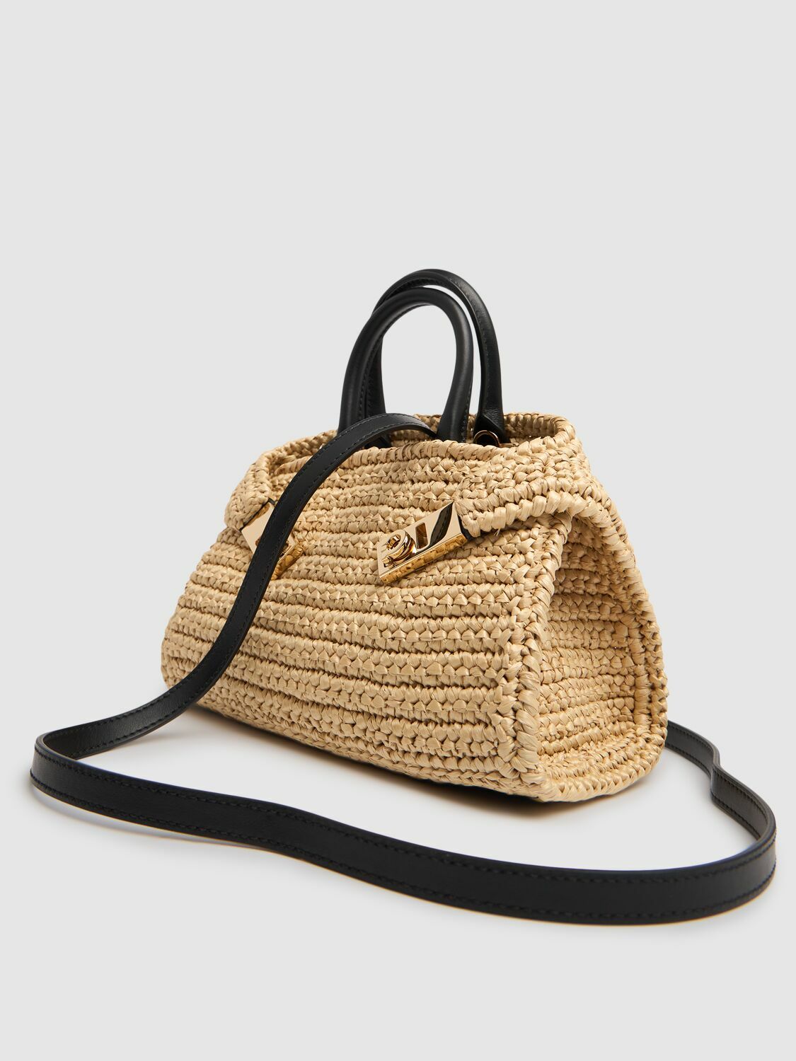 トートバッグ SALVATORE FERRAGAMO Raffia Mini Hug Handbag Ferragamo Hug Raffia Mini Bag | Neutrals | FARFETCH