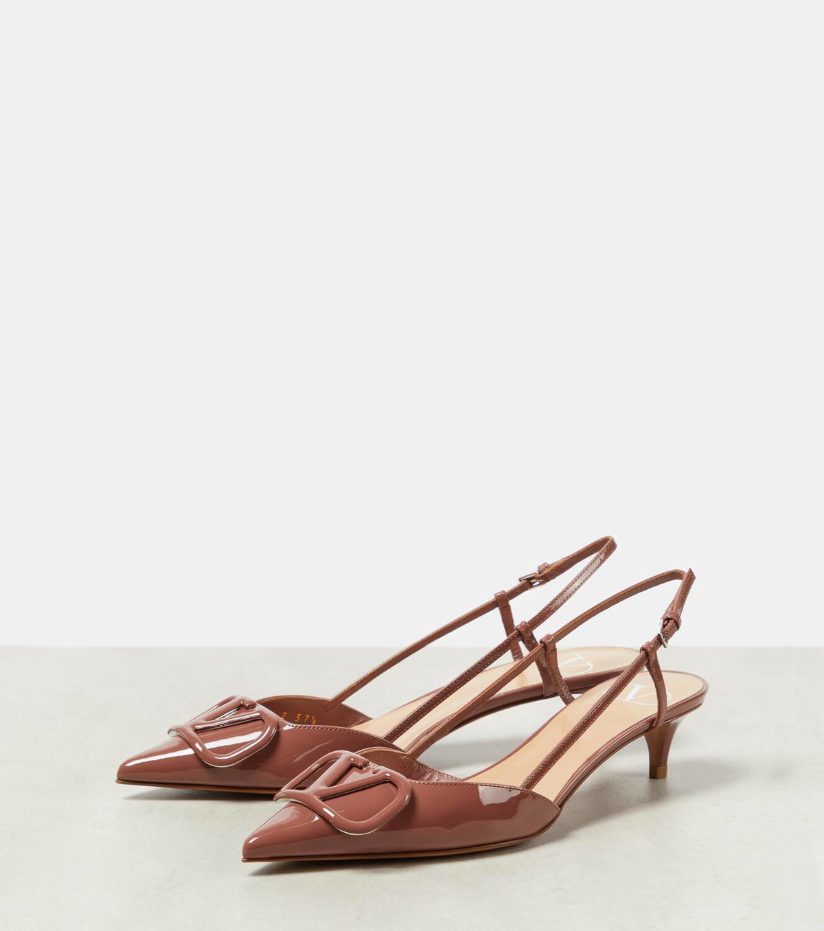 【Valentino Garavani】 VLogo Signature 40 patentレザーパンプ Valentino Garavani VLogo Signature 40 patent leather pumps