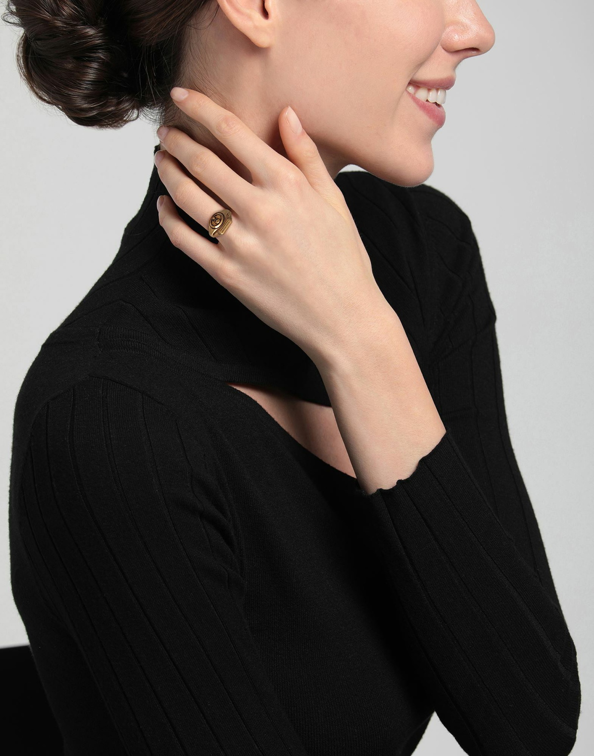 Mcqueen Womens Ring in Gold