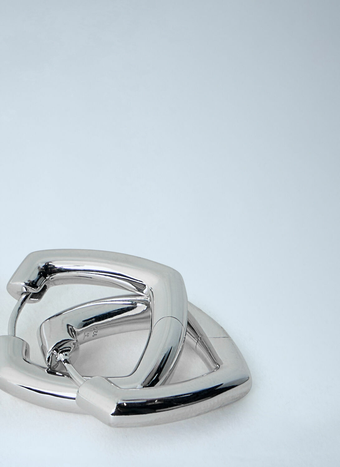 Tom Wood Medium Frame Hoop Earrings
