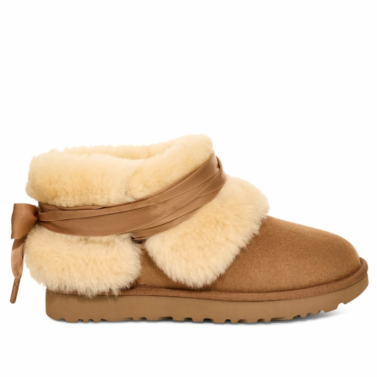 UGG Women's Bailey Ankle Boot in Chestnut