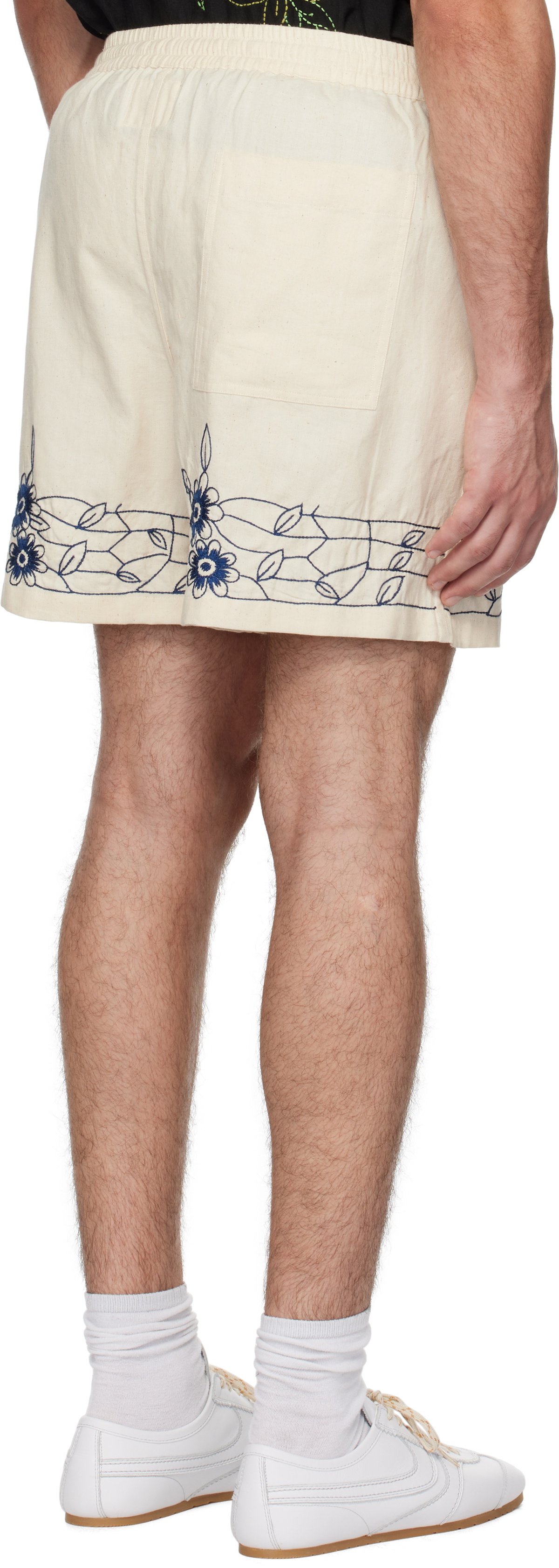 HARAGO Off-White Floral Embroidered Shorts