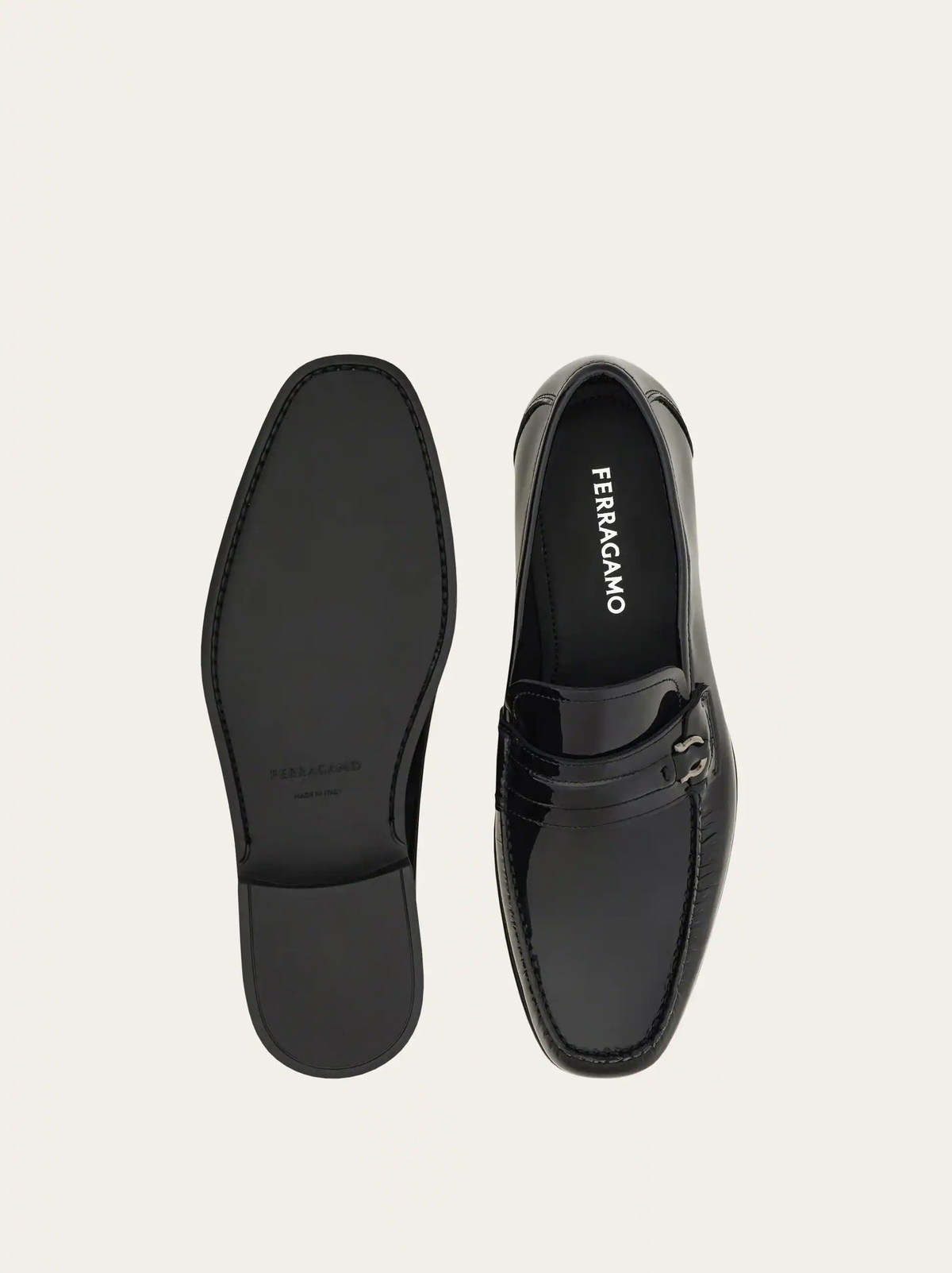 Ferragamo Mens Gancini loafer in Black
