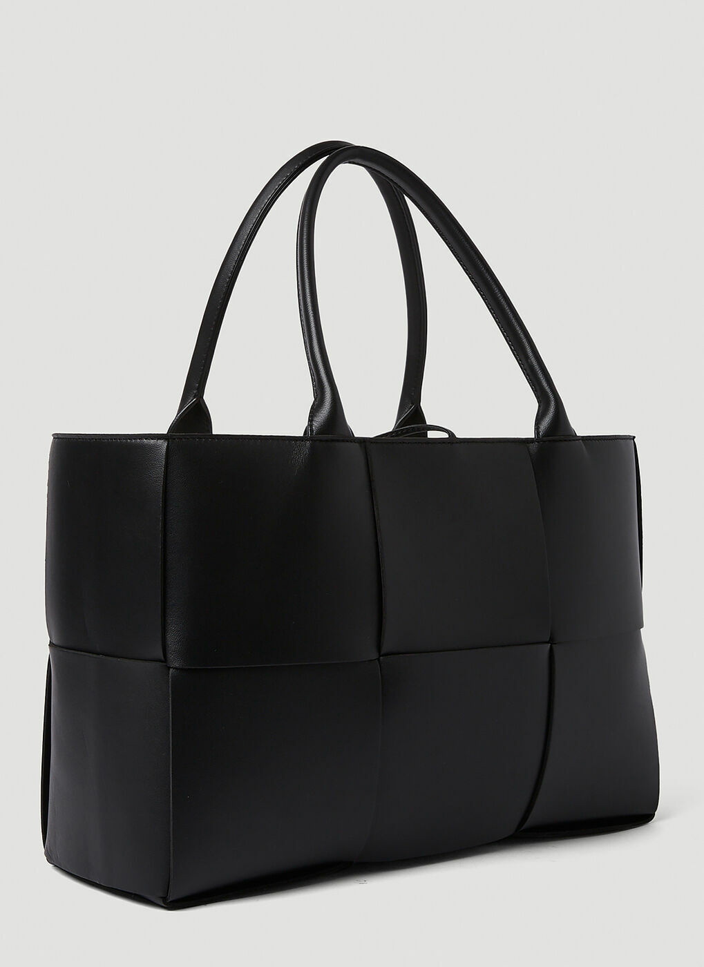 Arco Medium Tote Bag in Black Bottega Veneta