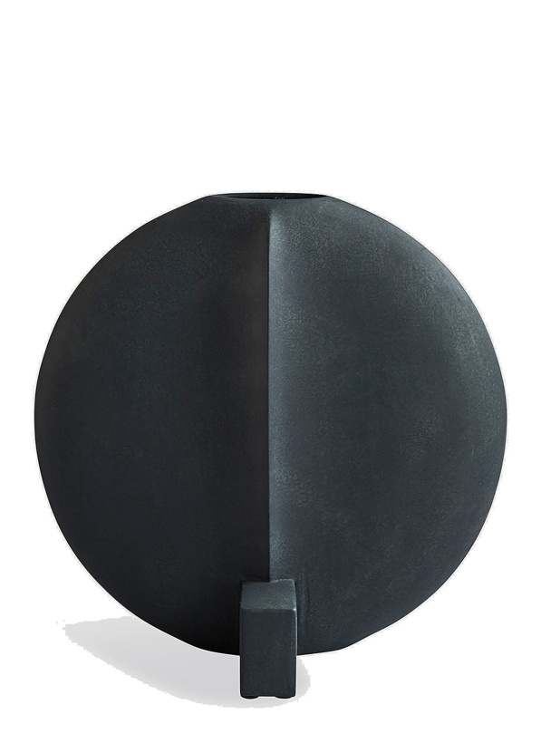 Photo: Guggenheim Big Vase in Black