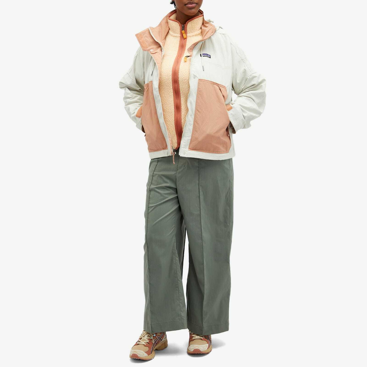 Patagonia Women's Skysail Jacket in Dyno White/Terra Pink