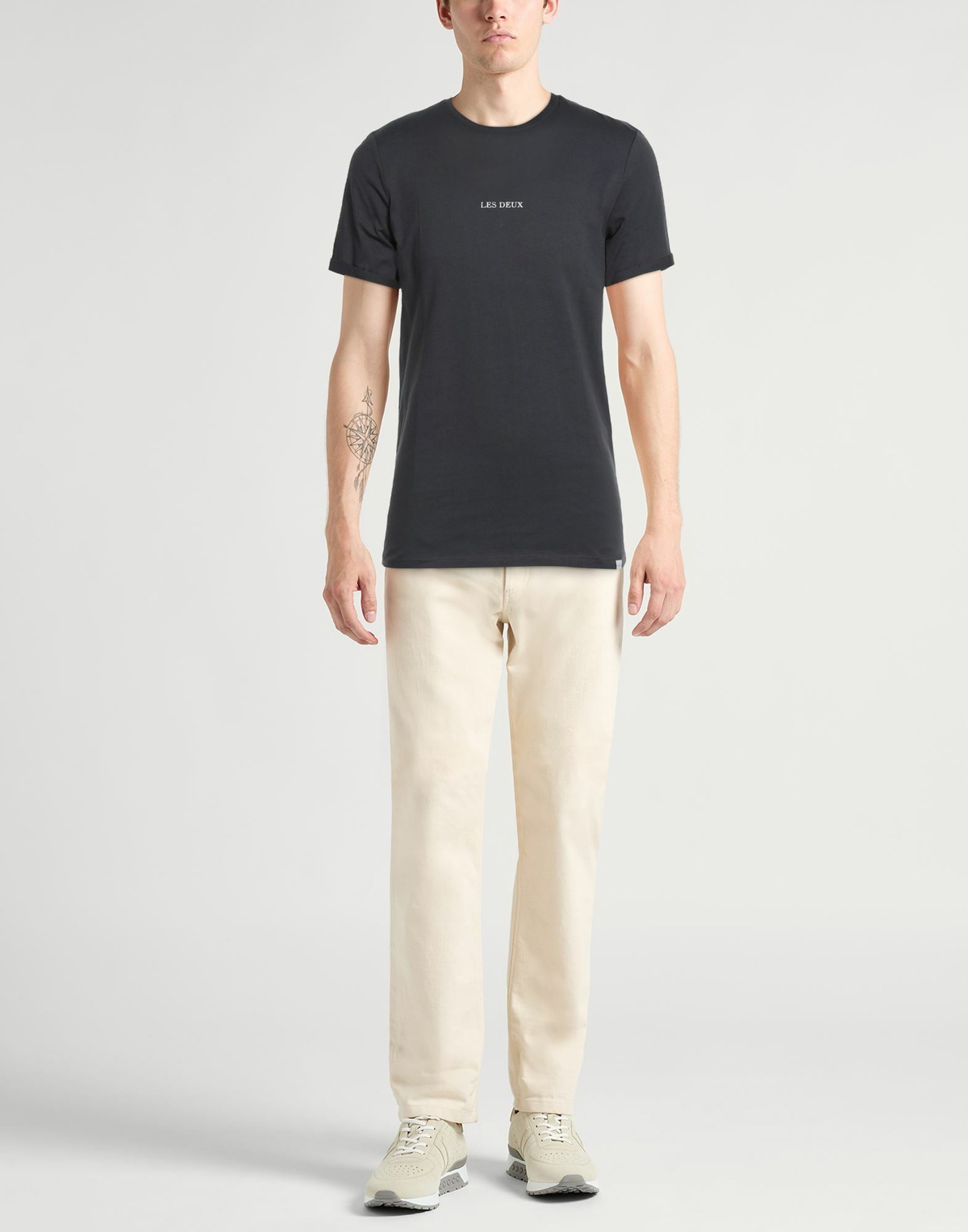 Les Deux Mens T-shirt in Charcoal