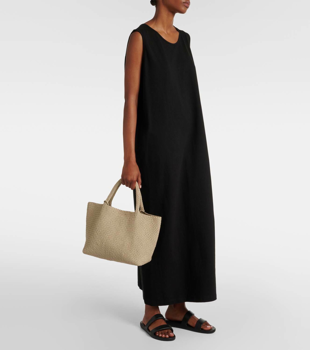 サンダル・ミュール THE ROW FOAM FLAT SANDALS IN RUBBER The Row Foam Sandal in Black | FWRD