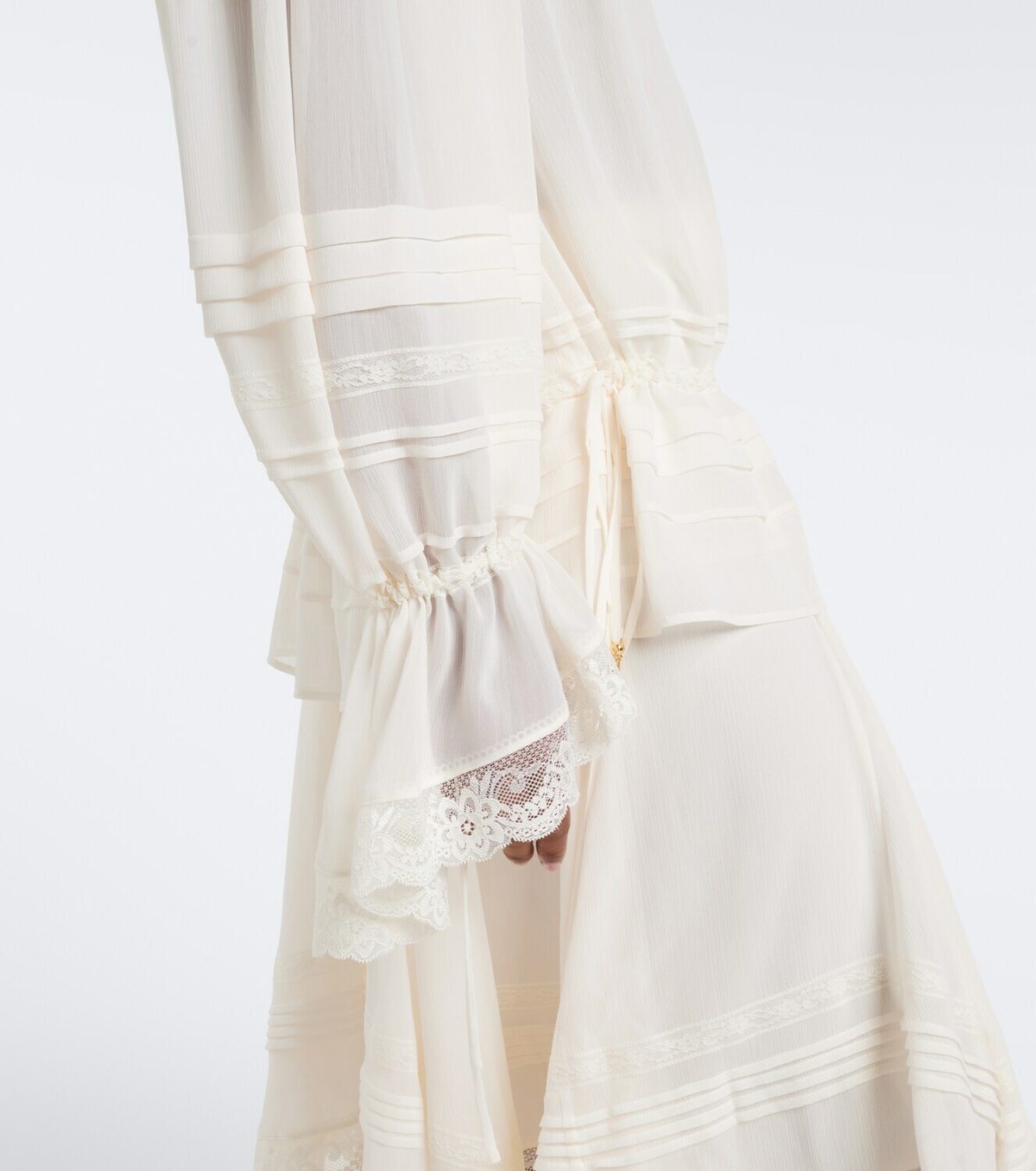 Xu Zhi Lace-trimmed off-shoulder top